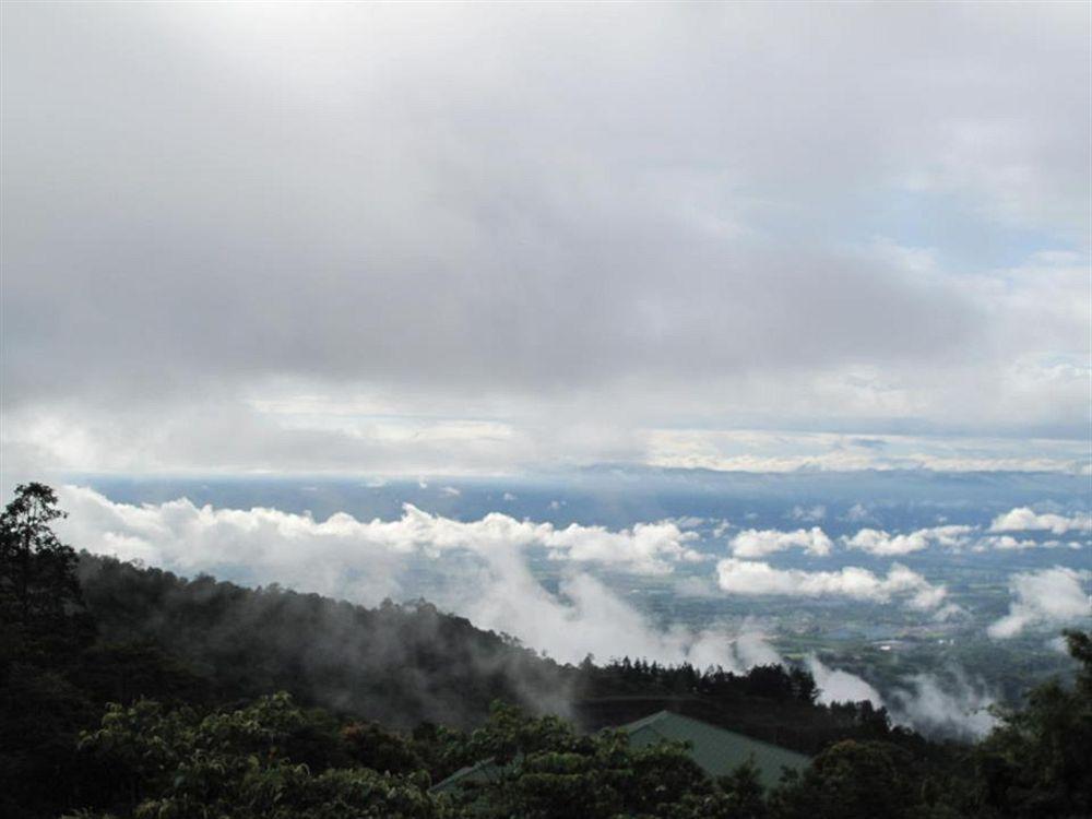 Manis Manis Rooftop Of Borneo Resort Keningau Eksteriør billede