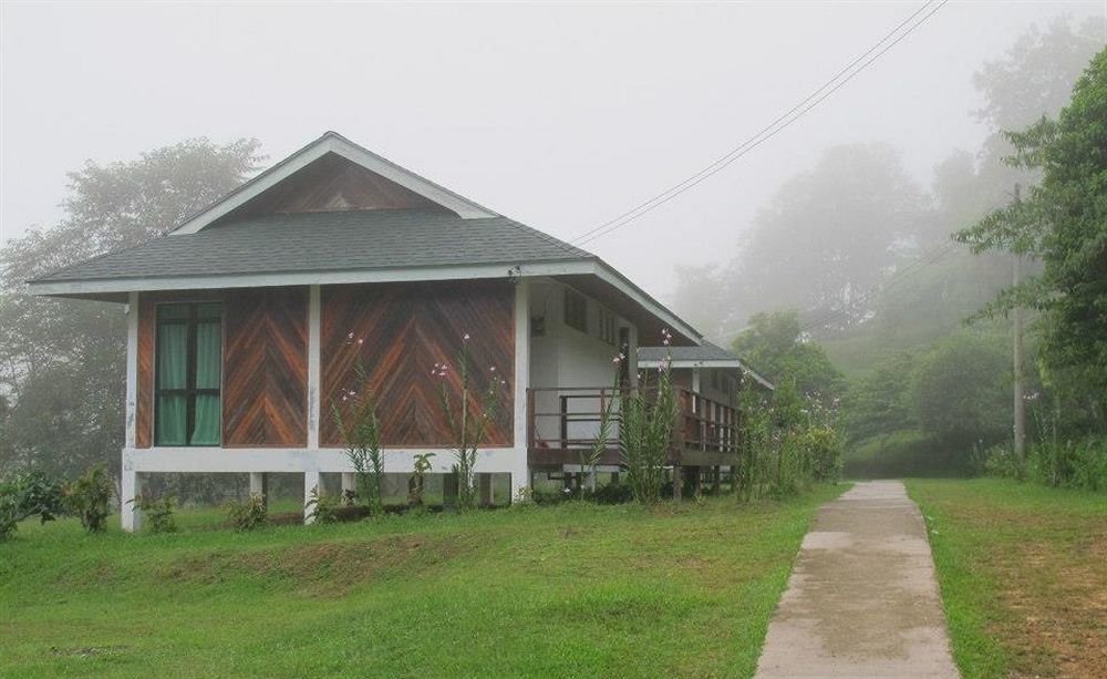 Manis Manis Rooftop Of Borneo Resort Keningau Eksteriør billede